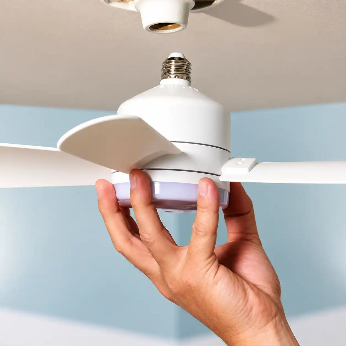 Socket Fanlight™ - Dile adiós al calor y a la oscuridad